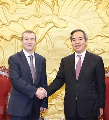 Formal meetings with leaders of the Vietnamese economic bloc